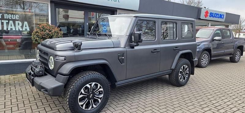 Neu BAW 212 166 PS (122 kW) 2026 Grau SUV