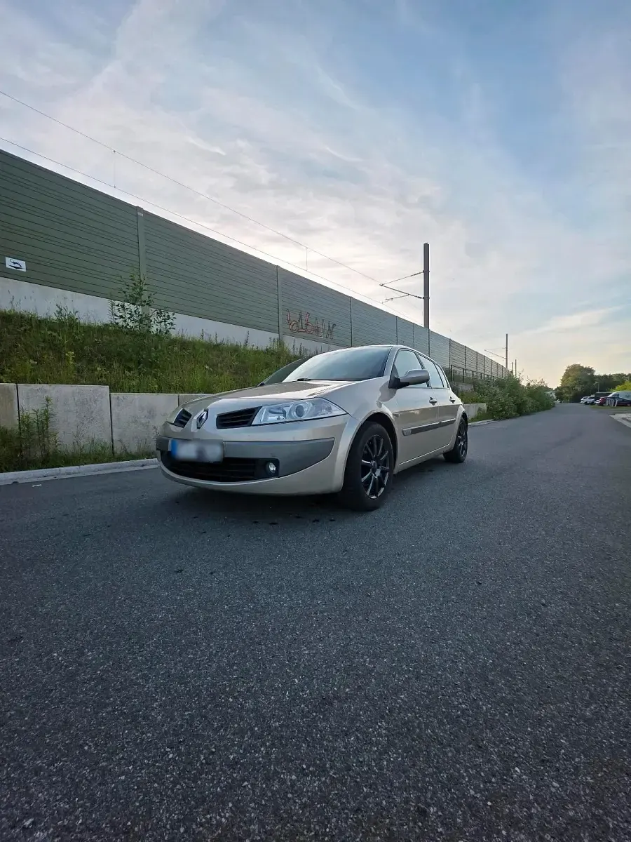 Gebraucht Renault Mégane 113 PS (83 kW) 2006 Gold Kleinwagen