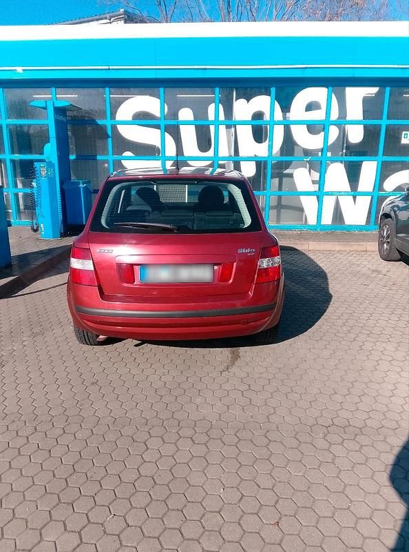 Gebraucht Fiat Stilo 110 PS (80 kW) 2003 Rot Kleinwagen