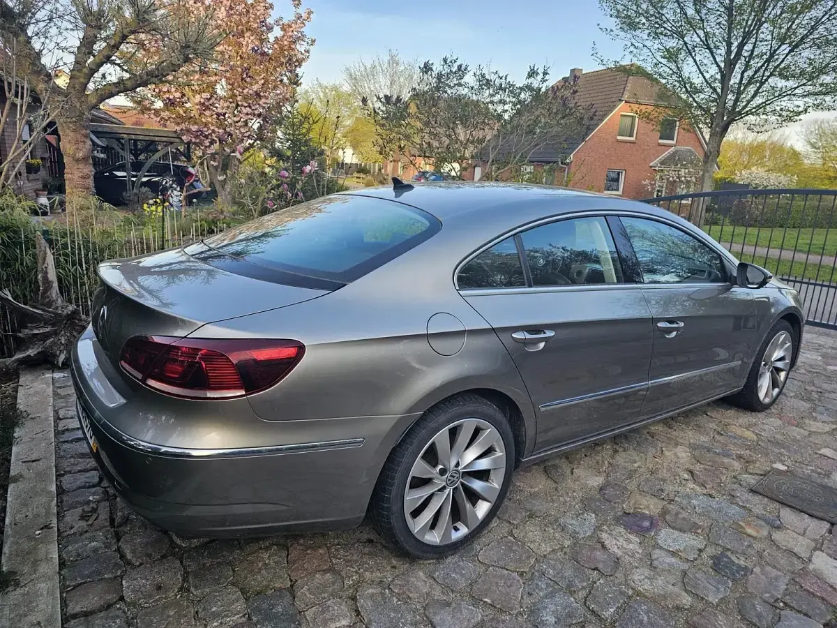 Gebraucht VW Passat 170 PS (125 kW) 2012 Beige Coupé
