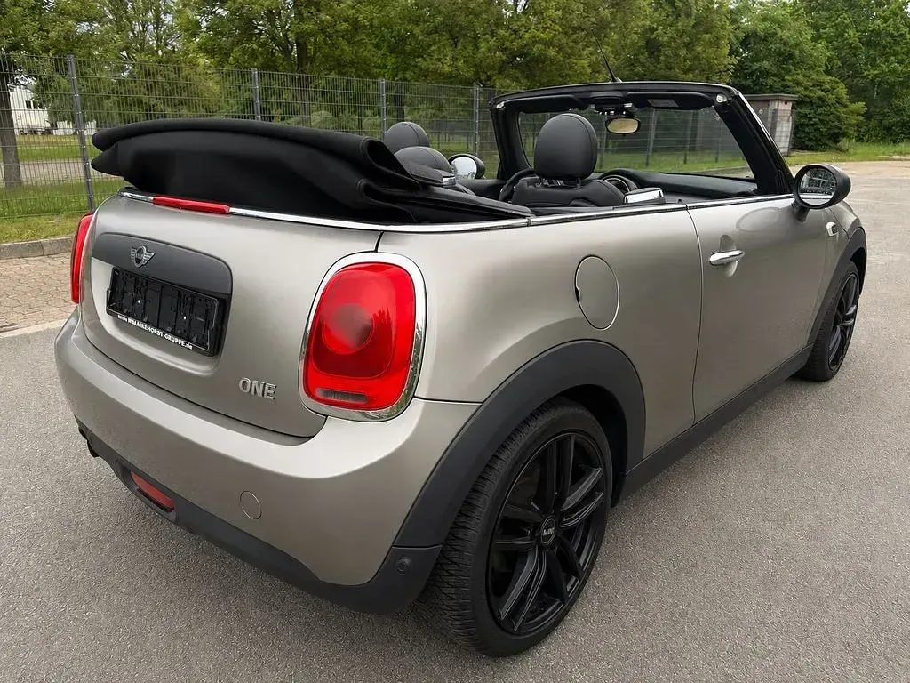 Gebraucht Mini One Cabriolet 102 PS (75 kW) 2016 Silber Cabrio