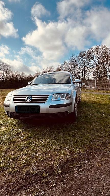 Gebraucht VW Passat Basis 101 PS (74 kW) 2003 Silber Limousine