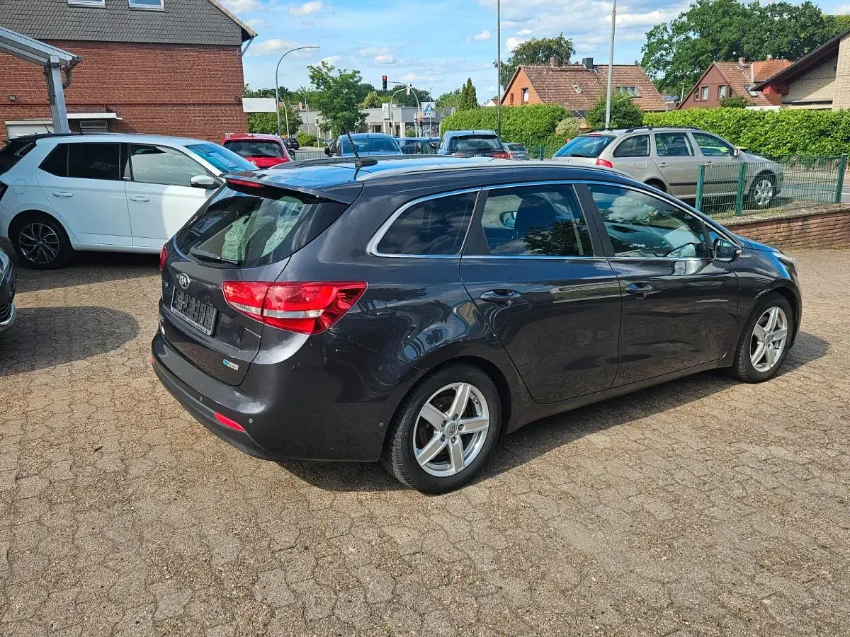 Gebraucht Kia Ceed 136 PS (100 kW) 2015 Grau Kleinwagen