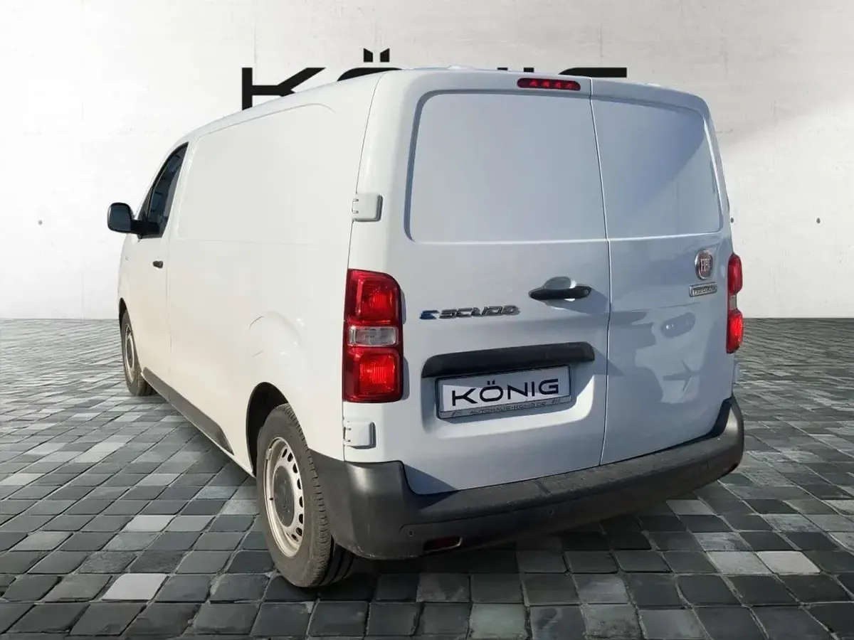 Gebraucht Fiat e-Scudo 100 kW (136 PS) 2022 Weiß Van / Kleinbus