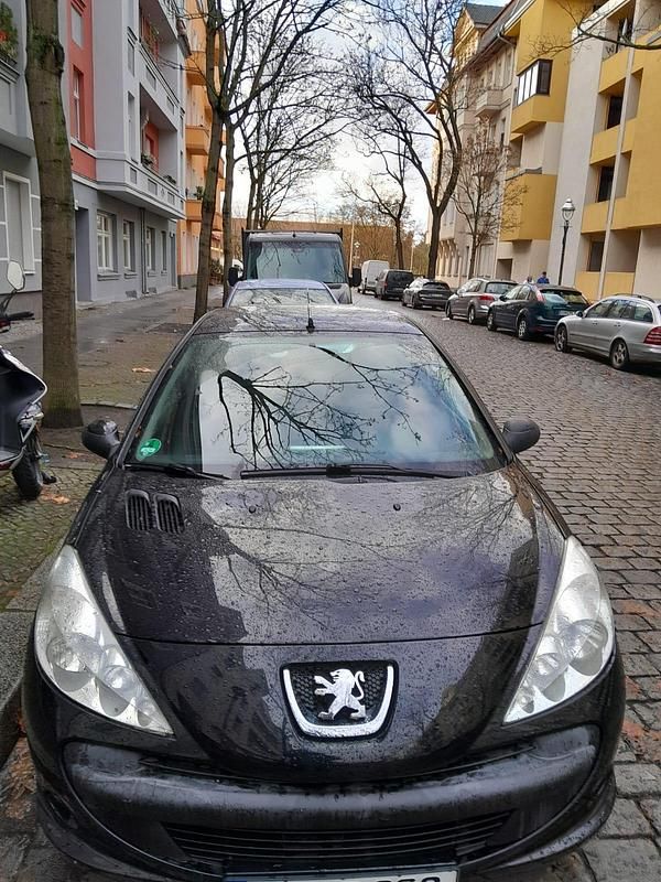 Schwarz Gebraucht 2011 Peugeot 206+ Kleinwagen | 1.799 € (Guter Preis) - Bild 1/4