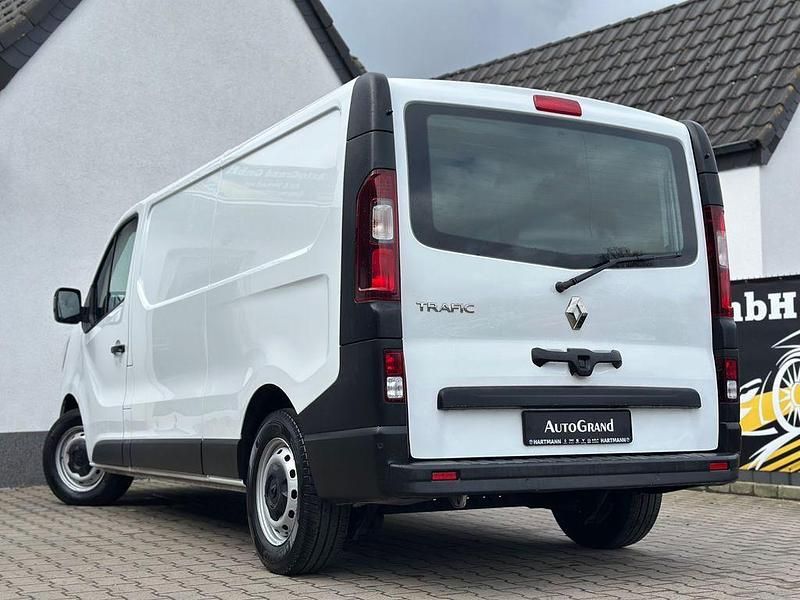 Gebraucht Renault Trafic 150 PS (110 kW) 2022 Weiß Van / Kleinbus