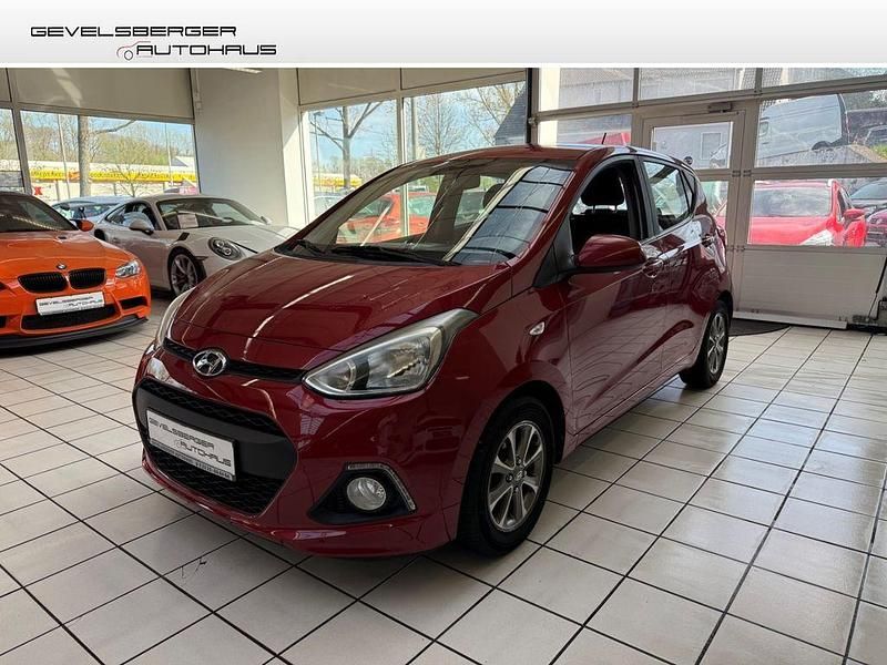 Gebraucht Hyundai i10 Edition 87 PS (63 kW) 2014 Rot Kleinwagen