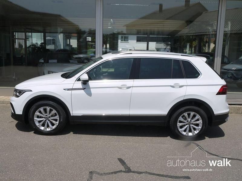 Gebraucht VW Tiguan Pro 150 PS (110 kW) 2023 Pure white SUV