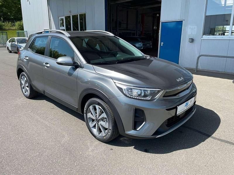 Grau Gebraucht 2024 Kia Stonic Vision SUV | 19.997 € (Fairer Preis) - Bild 1/4