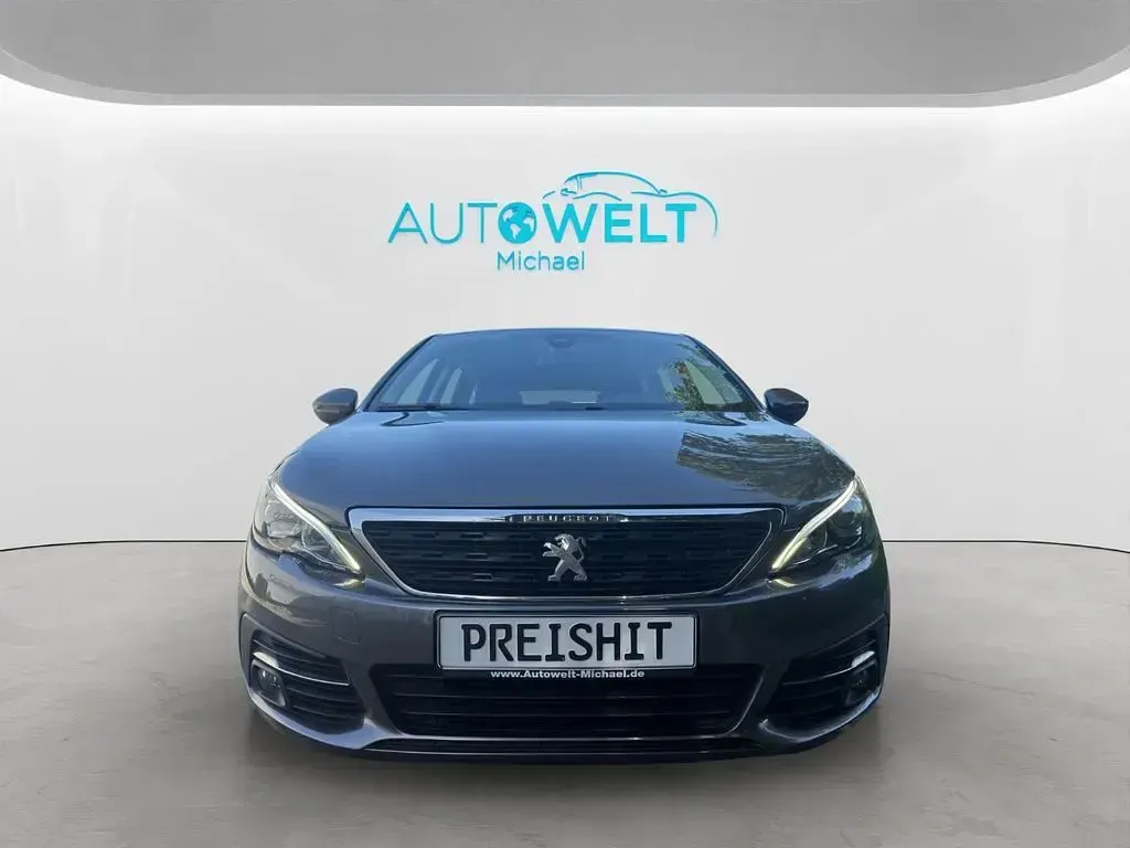 Gebraucht Peugeot 308 SW Active 131 PS (96 kW) 2021 Grau Kombi