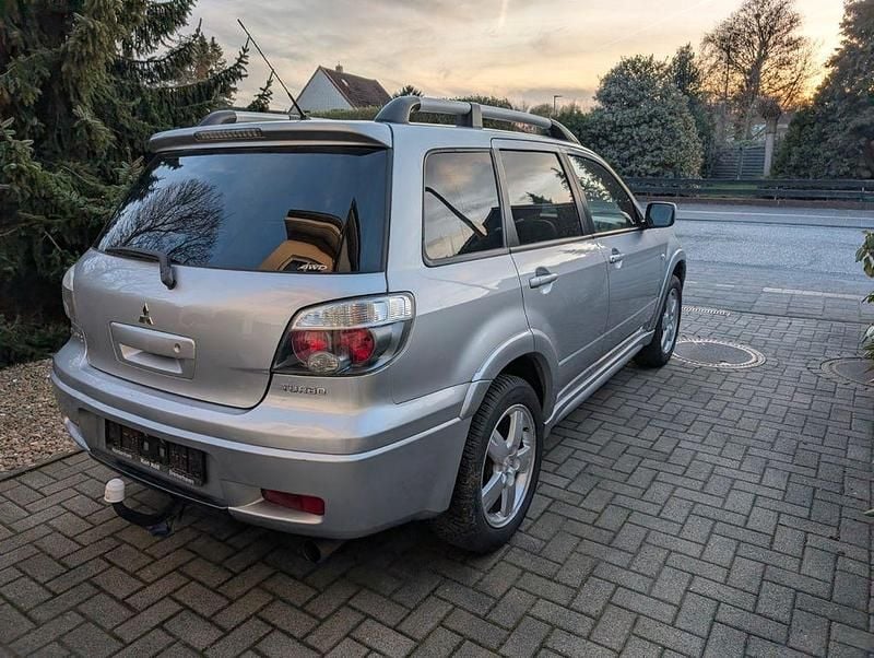 Gebraucht Mitsubishi Outlander 201 PS (147 kW) 2006 Silber SUV