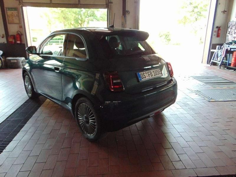 Gebraucht Fiat 500e Icon 86 kW (118 PS) 2021 Ozean grün met Limousine