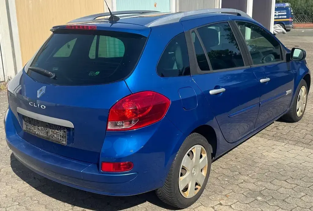 Gebraucht Renault Clio Night&Day 101 PS (74 kW) 2011 Blau Limousine