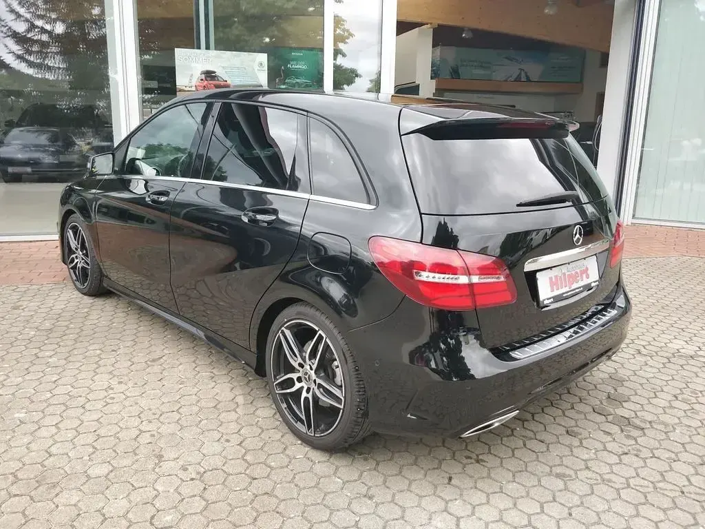 Gebraucht Mercedes B220 AMG line 177 PS (130 kW) 2017 Kosmosschwarz  metalliclack Kleinwagen