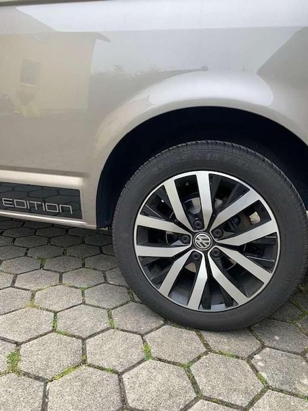 Gebraucht VW Multivan Edition 204 PS (150 kW) 2017 Beige Van