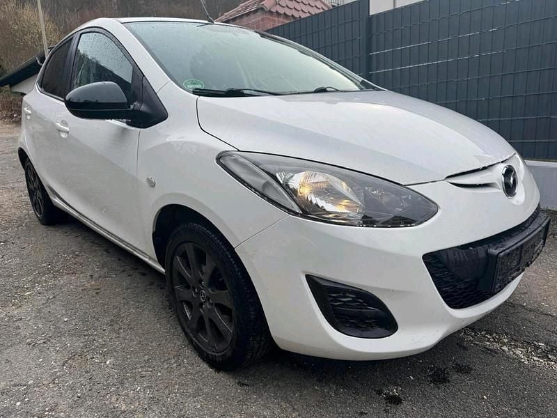 Gebraucht Mazda 2 75 PS (55 kW) 2014 Weiß Kleinwagen