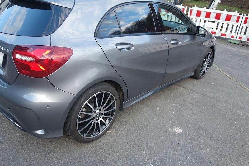 Gebraucht Mercedes A200 AMG line 136 PS (100 kW) 2017 Grau Kleinwagen
