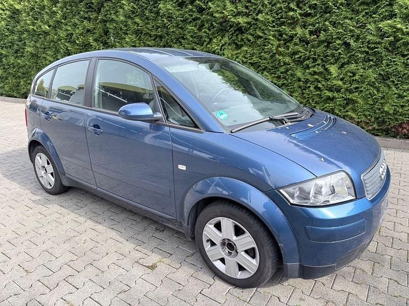 Usado Audi A2 90 HP (66 kW) 2004 Azul Citadino