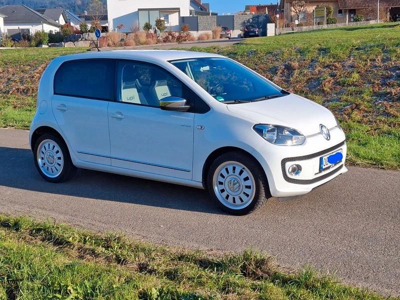 Weiß Gebraucht 2013 VW up! Highline Kleinwagen | 5.300 € (Guter Preis) - Bild 1/4