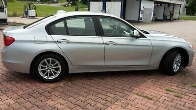 Gebraucht BMW 320 184 PS (135 kW) 2012 Silber Limousine