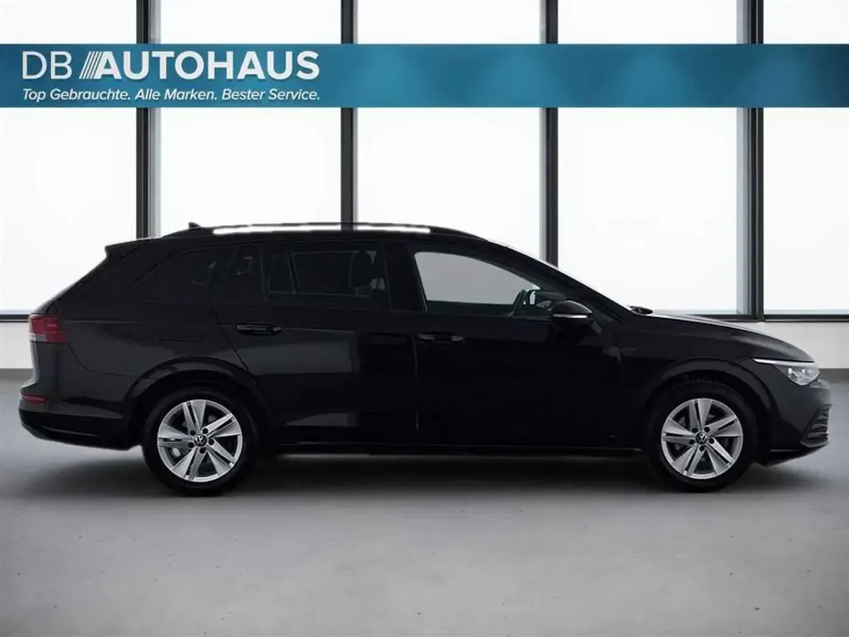 Gebraucht VW Golf VIII Life 150 PS (110 kW) 2024 Schwarz Kombi