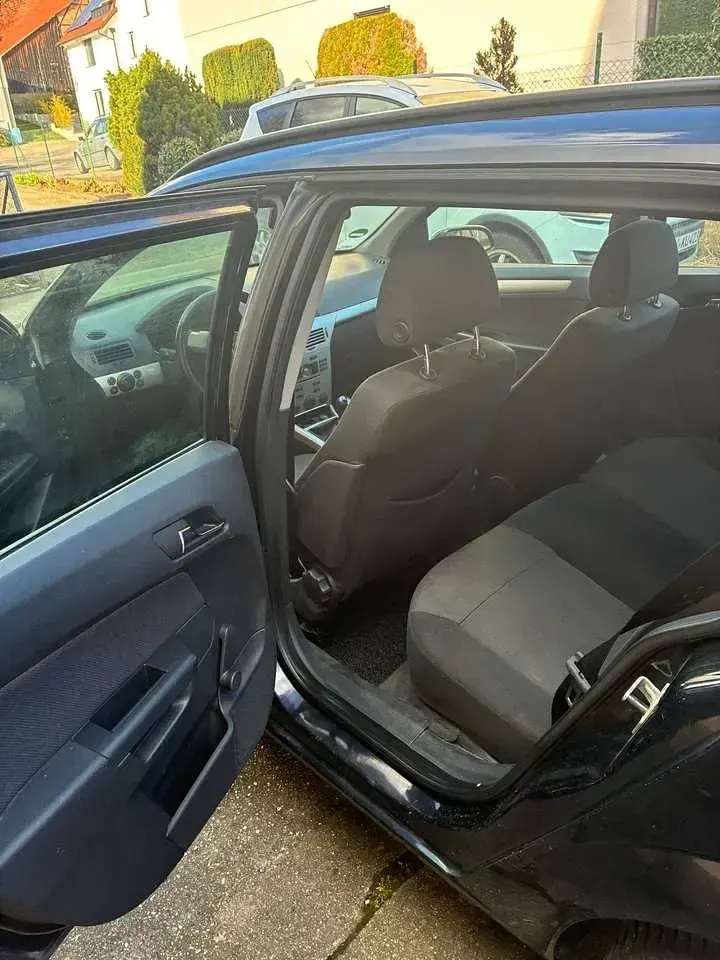 Gebraucht Opel Astra 116 PS (85 kW) 2007 Schwarz Kombi