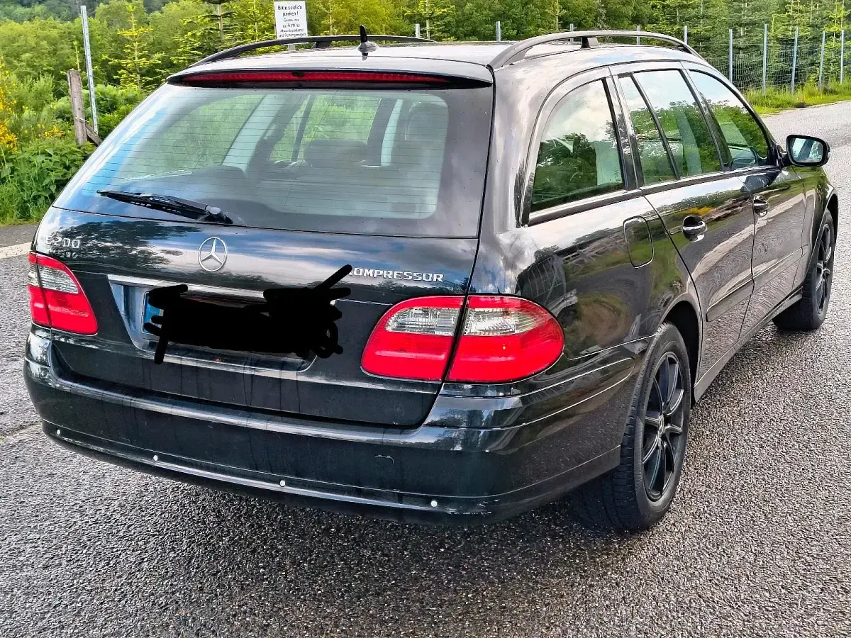 Gebraucht Mercedes E200 184 PS (135 kW) 2007 Schwarz Kombi