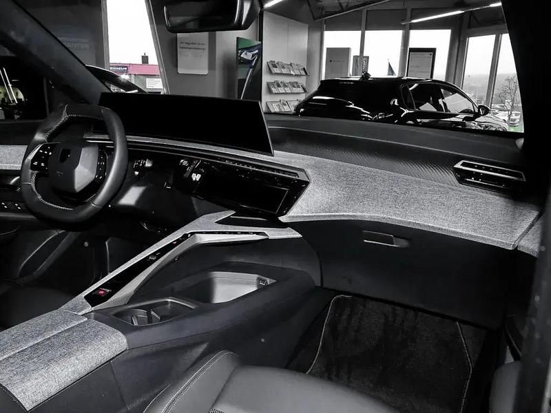 Gebraucht Peugeot e-5008 Allure 156 kW (213 PS) 2024 Schwarz SUV