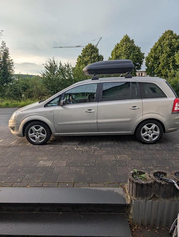 Gebraucht Opel Zafira 150 PS (110 kW) 2008 Silber Van / Kleinbus