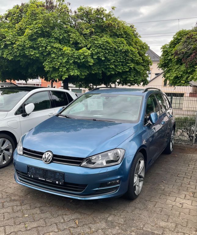 Blau Gebraucht 2014 VW Golf VII Comfortline Kombi | 11.590 € (Teuer) - Bild 1/2