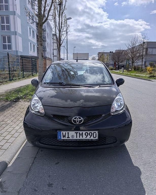 Gebraucht Toyota Aygo 68 PS (50 kW) 2008 Schwarz Kleinwagen