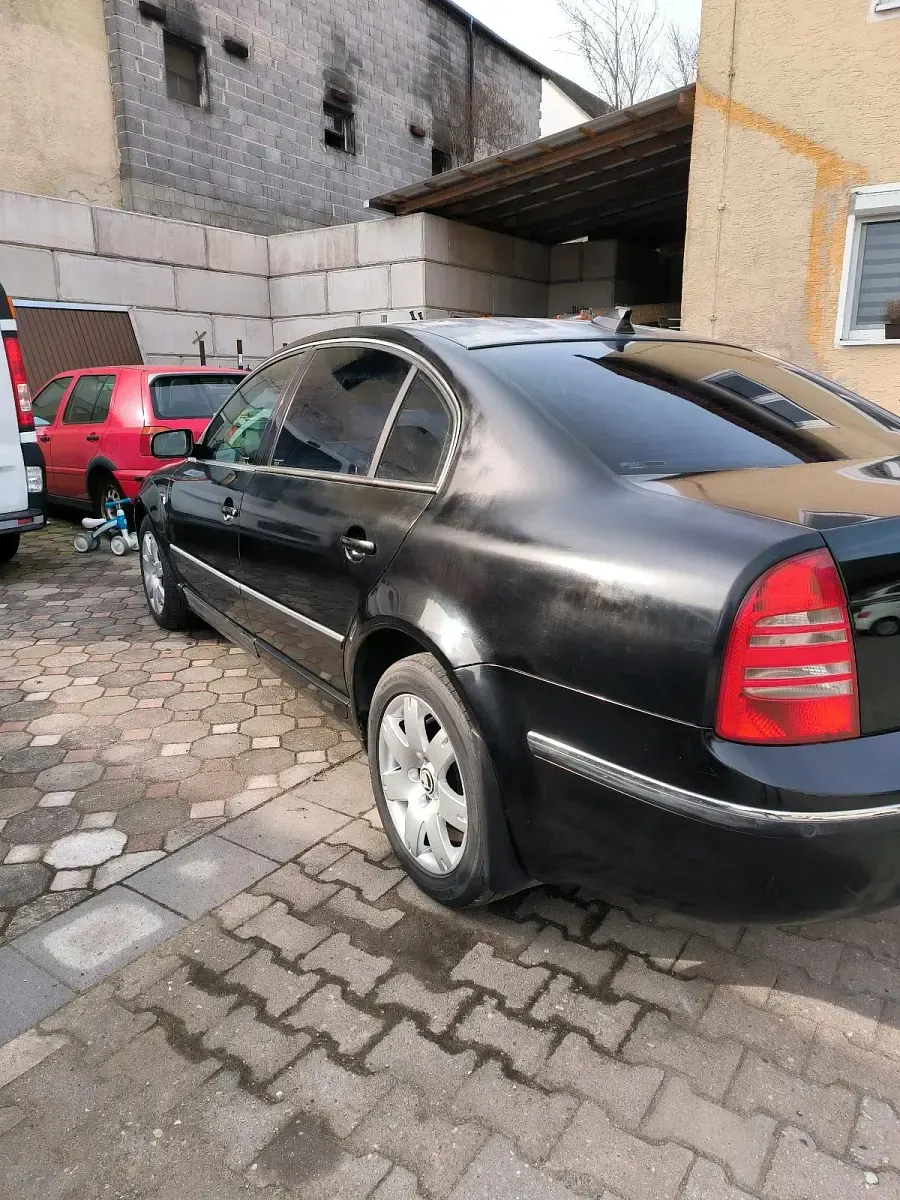 Gebraucht Skoda Superb 131 PS (96 kW) 2006 Schwarz Limousine