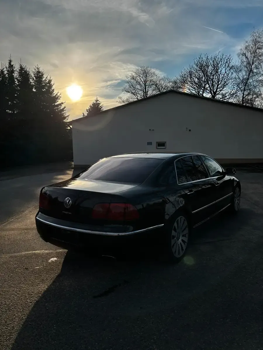 Usata VW Phaeton Exclusive 360 CV (264 kW) 2004 Nero Berlina