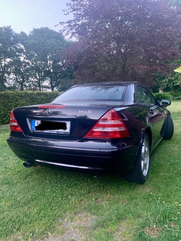 Schwarz Gebraucht 2002 Mercedes SLK230 Cabrio | 3.900 € (Guter Preis) - Bild 1/4