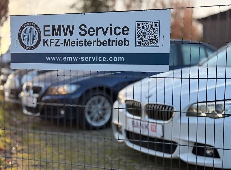 Second-hand BMW 320 Performance 184 CP (135 kW) 2010 Albastru Berlinǎ