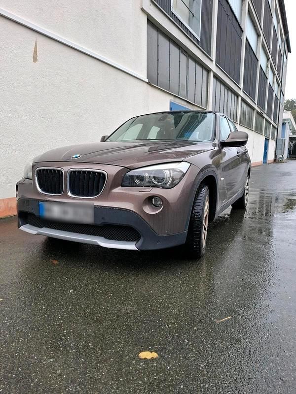 Braun Gebraucht 2012 BMW X1 SUV | 3.900 € (Superpreis) - Bild 1/4