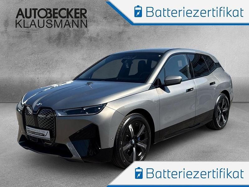 Grau Gebraucht 2024 BMW iX Sport Line SUV | 64.024 € (Teuer) - Bild 1/4