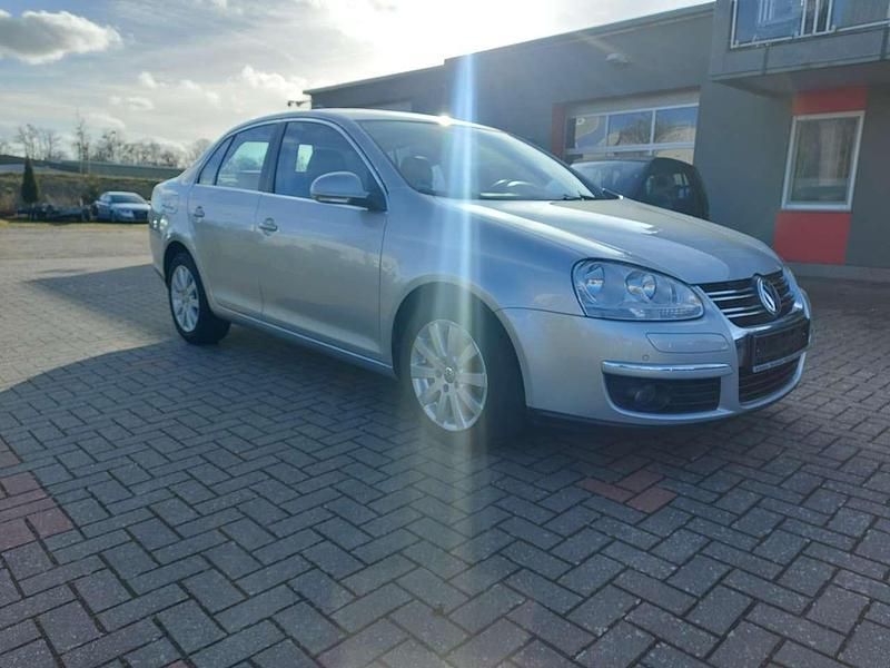 Gebraucht VW Jetta Comfortline 122 PS (89 kW) 2009 Silber Limousine
