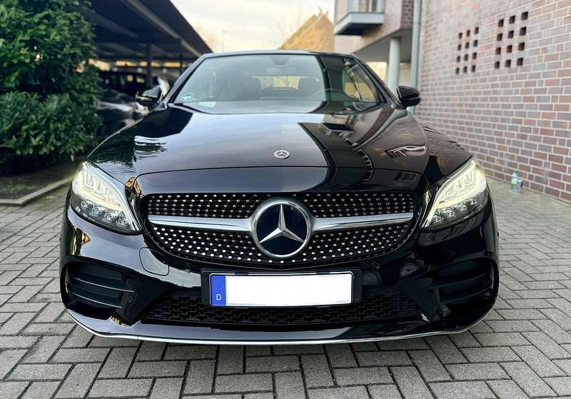 Gebraucht Mercedes C220 AMG line 194 PS (142 kW) 2019 Schwarz Cabrio