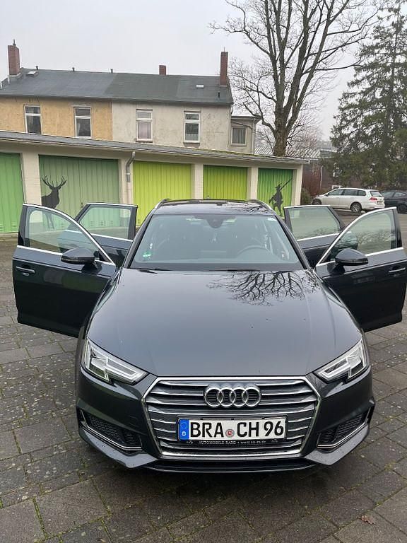 Gebraucht Audi A4 Ambiente 190 PS (139 kW) 2019 Grau Kombi