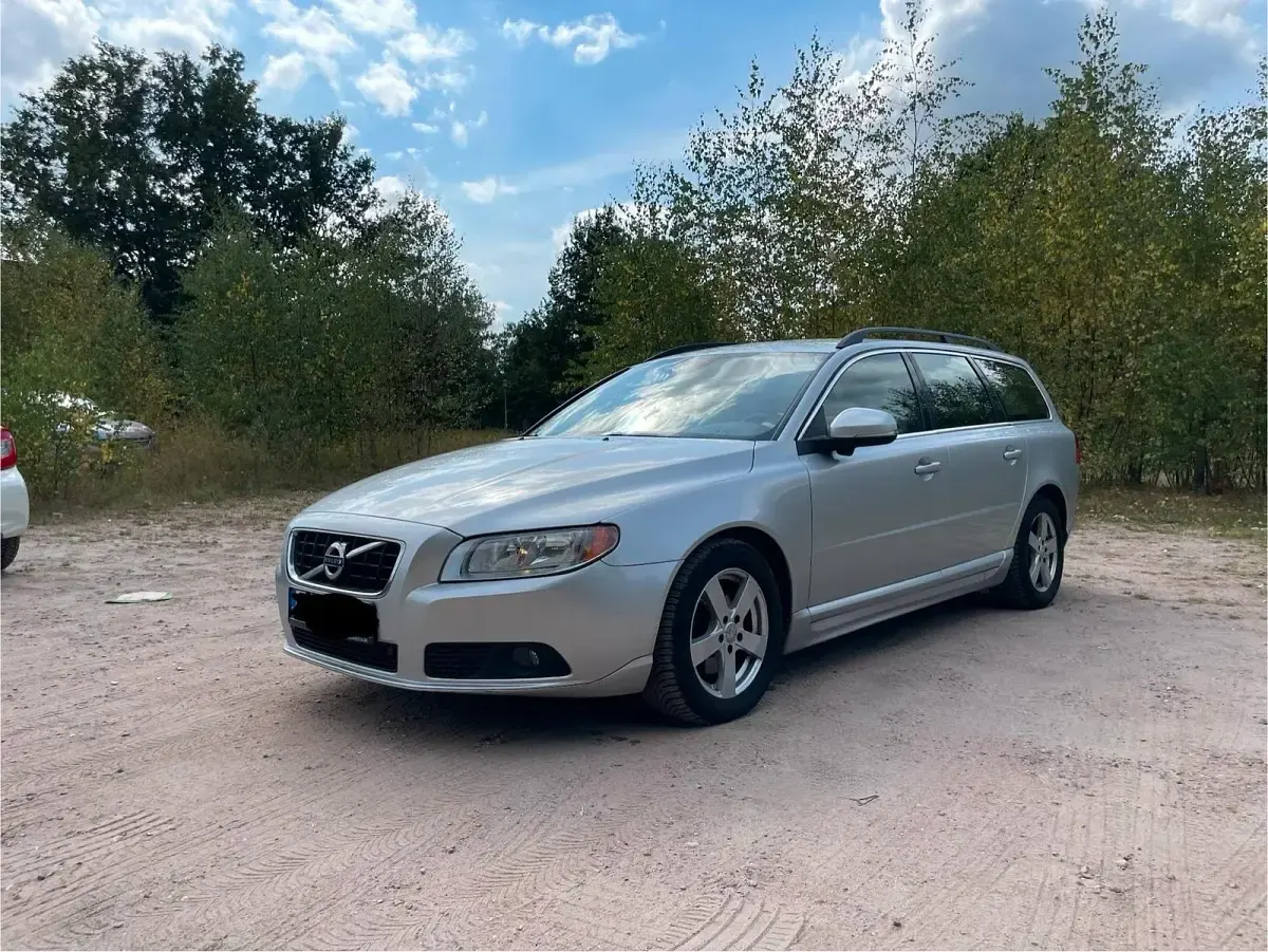 Gebraucht Volvo V70 Momentum 115 PS (84 kW) 2013 Silber Kombi