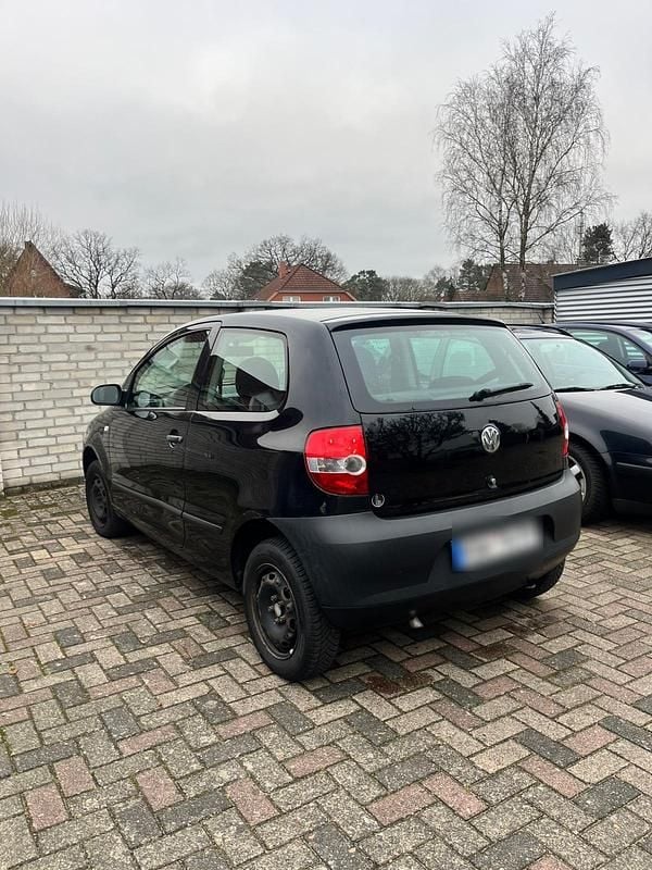 Gebraucht VW Fox 94 PS (69 kW) 2007 Schwarz Kleinwagen