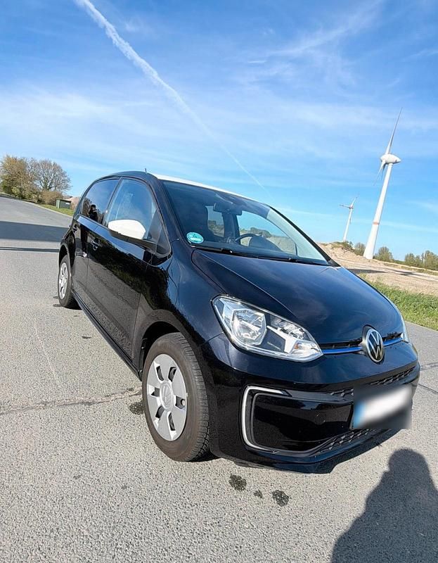 Second-hand VW e-up! Style 61 kW (83 CP) 2021 Negru Hatchback