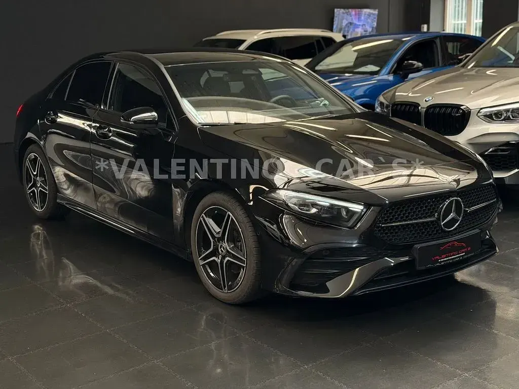Gebraucht Mercedes A200 AMG 150 PS (110 kW) 2023 Schwarz Limousine