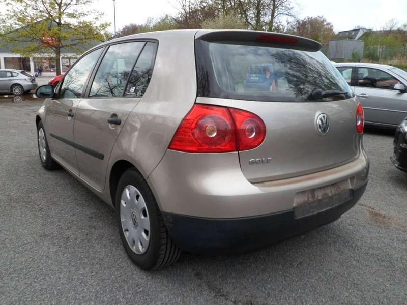 Gebraucht VW Golf IV 102 PS (75 kW) 2004 Wheatbeige metallic Limousine