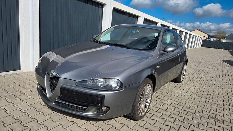 Gebraucht Alfa Romeo 147 Distinctive 150 PS (110 kW) 2007 Grau Kleinwagen