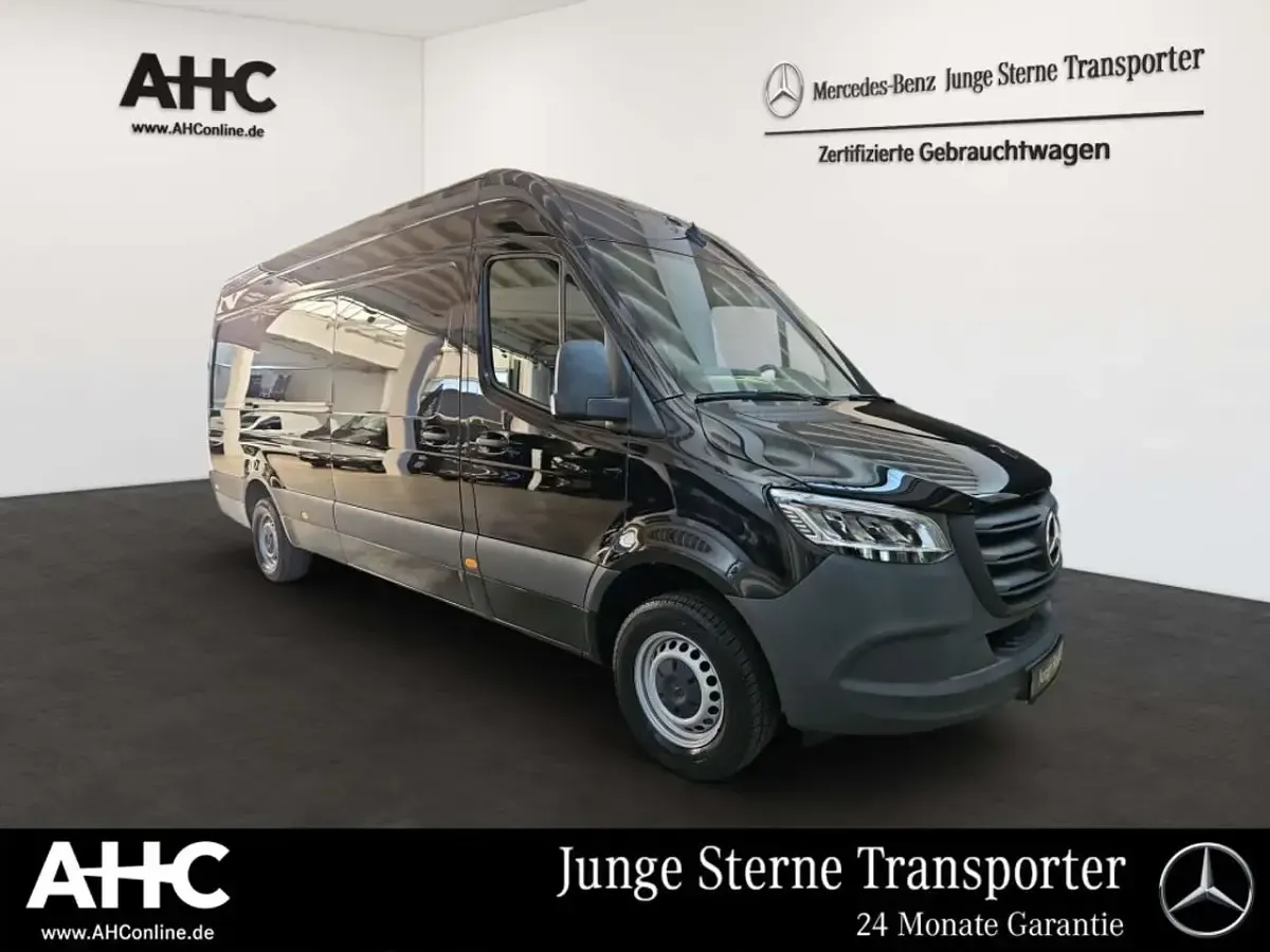 Gebraucht Mercedes Sprinter 150 PS (110 kW) 2023 Tiefschwarz Van