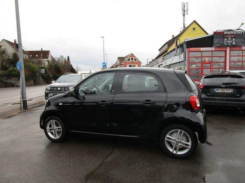 Gebraucht Smart ForFour Electric Drive 60 kW (82 PS) 2022 Schwarz Limousine