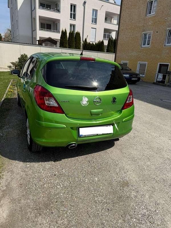 Gebraucht Opel Corsa Satellite 87 PS (63 kW) 2011 Grün Kleinwagen
