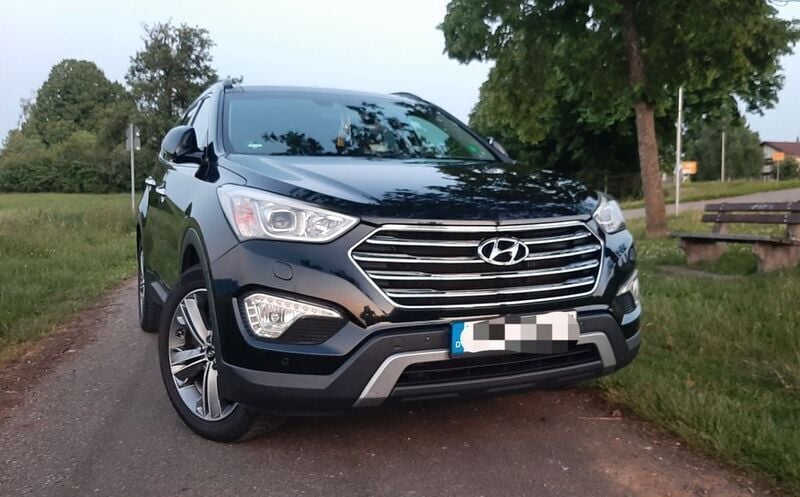 Schwarz Gebraucht 2015 Hyundai Grand Santa Fe Premium SUV | 17.450 € (Fairer Preis) - Bild 1/4